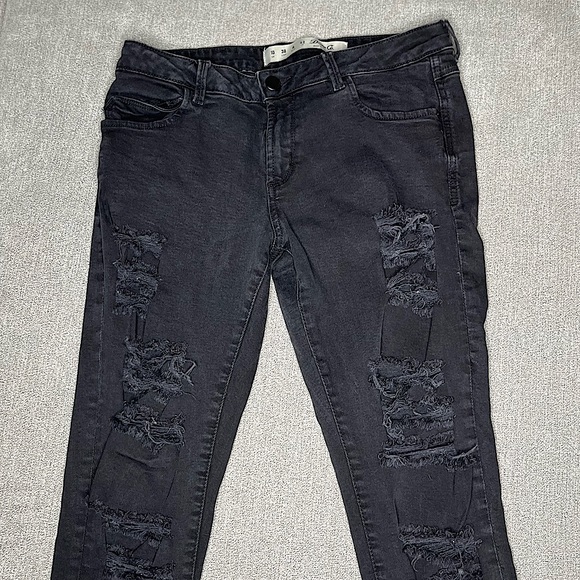 Black ripped/distressed skinny jeans - Picture 1 of 3